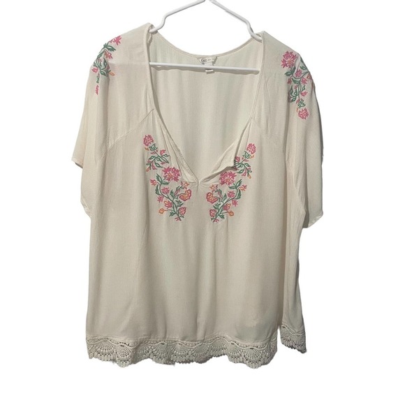 Cato White Boho Embroidered Top w/Deep V Neck & Lace Hemline - Picture 1 of 9